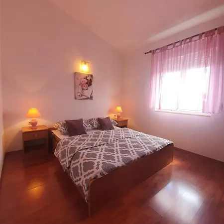 With Parking Space Valbandon, - 15386 Apartment Fazana