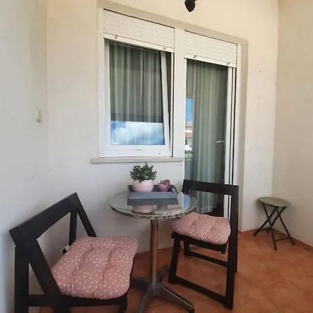 With Parking Space Valbandon, - 15386 Apartment *