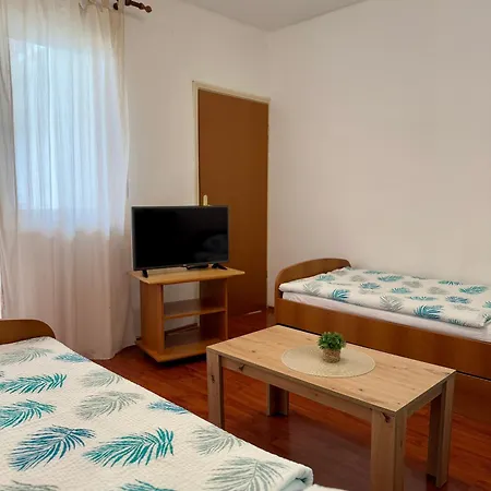 With Parking Space Valbandon, - 15386 Apartment Fazana