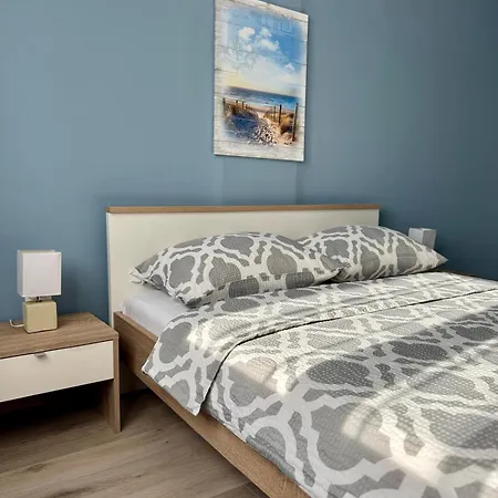 With Parking Space Valbandon, - 15386