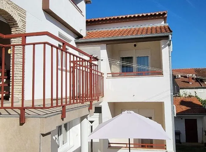 Daire With Parking Space Valbandon, - 15386 *