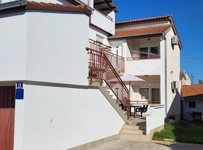 With Parking Space Valbandon, - 15386