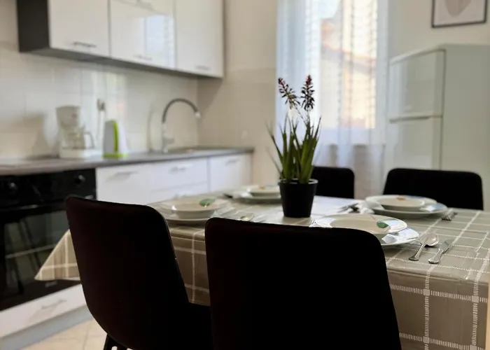 With Parking Space Valbandon, - 15386