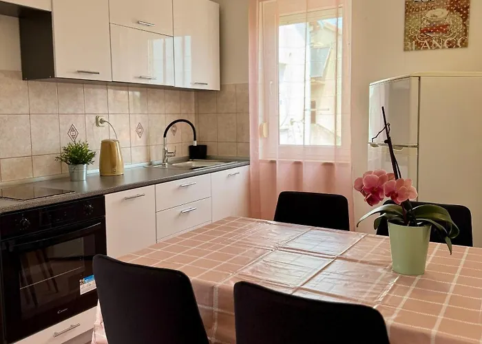 Daire With Parking Space Valbandon, - 15386 Fažana