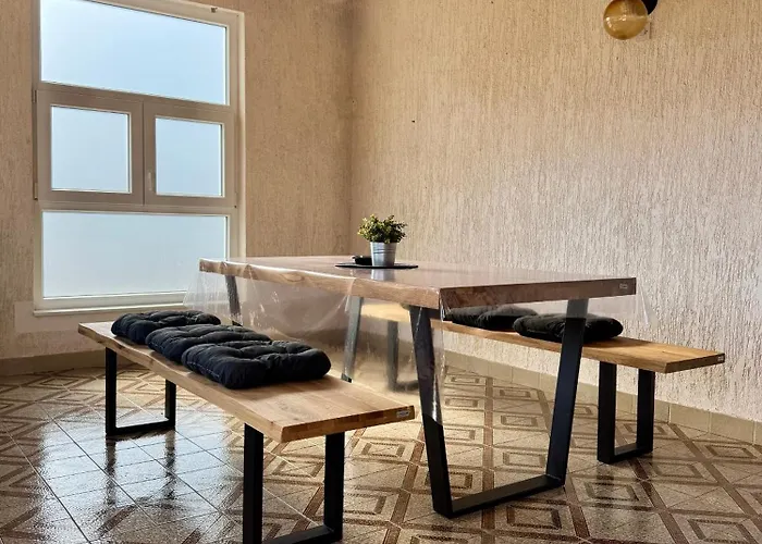 With Parking Space Valbandon, - 15386 Daire